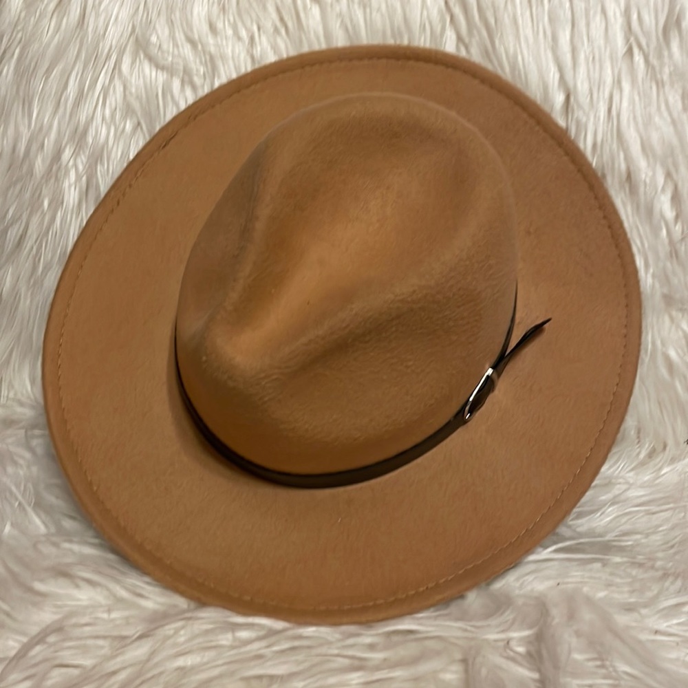 “Wool” fedora w/ black pleather strap
